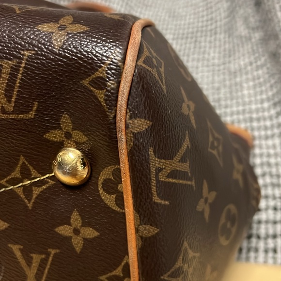 Authentic Louis Vuitton Tivoli GM 
With box, dust cover, and original receipt. - Picture 9 of 16
